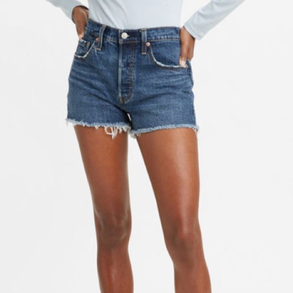 LEVI'S WOMEN'S 501 ORIGINAL DENIM SHORTS - SALSA MOOD SIZE 30
